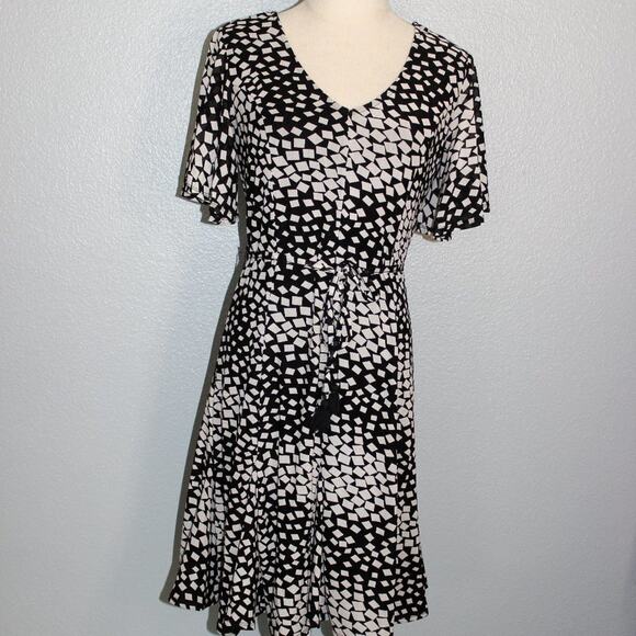 HAANI Geometric Fit & Flare Dress Size PM - Picture 3 of 11